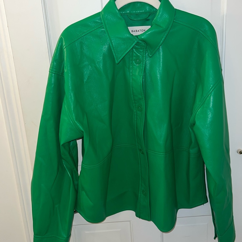 Aritzia Babaton Command Cropped Jacket in Gloss Green
